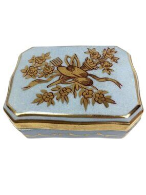 Vintage Carlin Comforts Saks Fifth Avenue Porcelain Trinket or Dresser Box